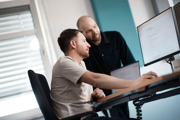 ECOPLAN helps companies plan and select a suitable AI architecture.
